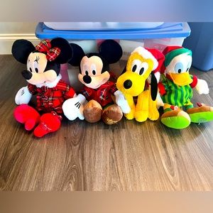Clean like new Disney Christmas Mickey Minnie Pluto Donald Duck stuffed